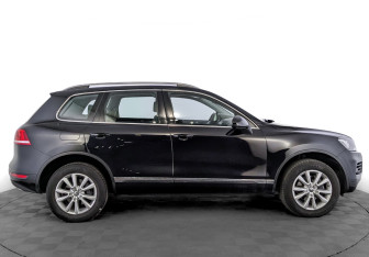Подержанный автомобиль Volkswagen Touareg 2011 года (4 фото)