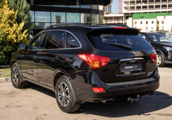 Подержанный автомобиль Hyundai ix55 2012 года (5 фото)