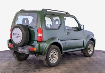 Подержанный автомобиль Suzuki Jimny 2011 года (5 фото)