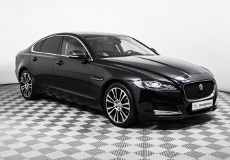 Подержанный автомобиль Jaguar XF Sedan 2017 года (3 фото)