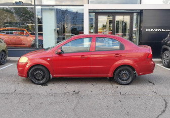 Подержанный автомобиль Chevrolet Aveo Sedan 2010 года (8 фото)