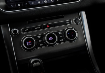 Подержанный автомобиль Land Rover Range Rover Sport 2017 года (18 фото)