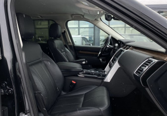 Подержанный автомобиль Land Rover Discovery 2017 года (26 фото)