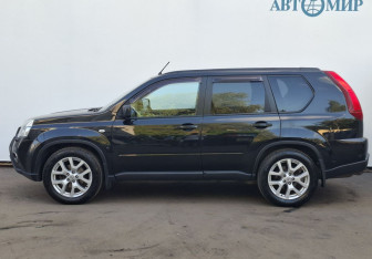 Подержанный автомобиль Nissan X-Trail 2012 года (8 фото)
