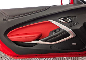 Подержанный автомобиль Chevrolet Camaro Coupe 2019 года (19 фото)