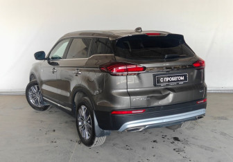 Подержанный автомобиль Geely Atlas Pro 2023 года (7 фото)