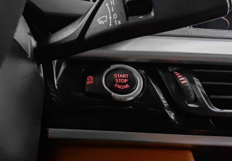 Подержанный автомобиль BMW X6 2016 года (22 фото)