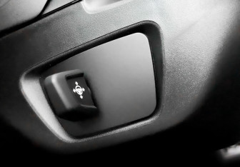 Подержанный автомобиль BMW X6 2024 года (29 фото)