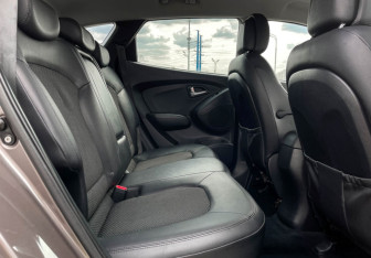 Подержанный автомобиль Hyundai ix35 2011 года (10 фото)