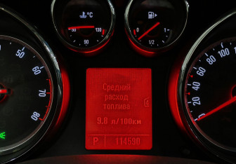 Подержанный автомобиль Opel Astra Hatchback 2011 года (17 фото)