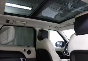 Подержанный автомобиль Land Rover Range Rover Sport 2019 года (20 фото)