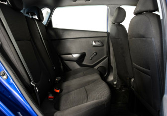 Подержанный автомобиль Kia Rio Hatchback 2012 года (10 фото)