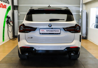 Подержанный автомобиль BMW X3 2024 года (5 фото)