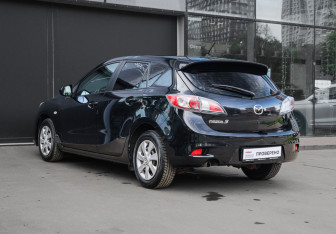 Подержанный автомобиль Mazda 3 Hatchback 2012 года (6 фото)