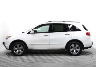 Подержанный автомобиль Acura MDX 2009 года (8 фото)