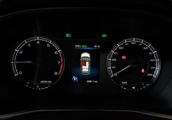 Подержанный автомобиль Geely Coolray 2023 года (16 фото)