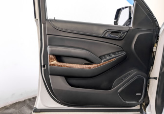 Подержанный автомобиль Chevrolet Tahoe 2015 года (19 фото)