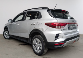 Подержанный автомобиль Kia Rio Hatchback 2021 года (7 фото)