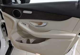 Подержанный автомобиль Mercedes-Benz GLC Coupe 2019 года (25 фото)