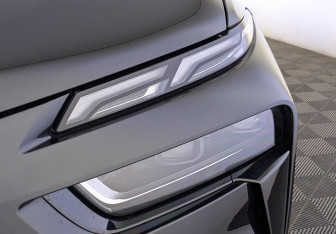 Подержанный автомобиль BMW X7 2025 года (11 фото)