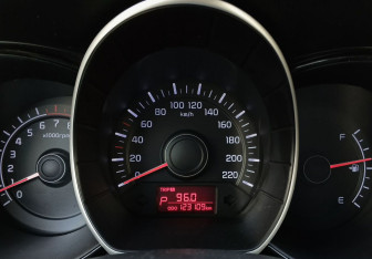 Подержанный автомобиль Kia Rio Sedan 2012 года (22 фото)