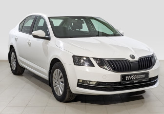 Подержанный автомобиль Skoda Octavia Liftback 2019 года (3 фото)
