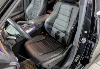 Подержанный автомобиль Mercedes-Benz GLE 2021 года (20 фото)