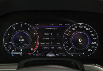 Подержанный автомобиль Volkswagen Touareg 2020 года (12 фото)