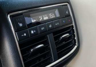 Подержанный автомобиль Mazda CX-9 2018 года (16 фото)