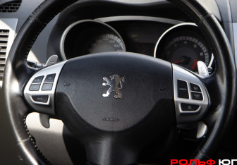Подержанный автомобиль Peugeot 4007 2008 года (12 фото)