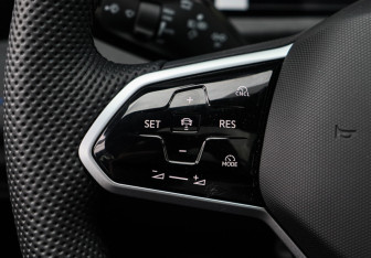 Подержанный автомобиль Volkswagen Tiguan 2025 года (28 фото)