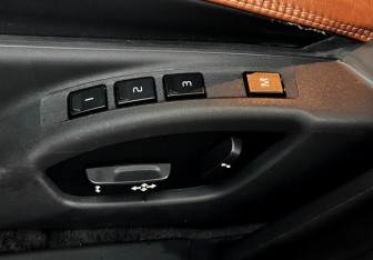 Подержанный автомобиль Volvo S60 2012 года (13 фото)