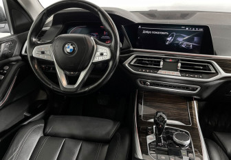 Подержанный автомобиль BMW X7 2020 года (15 фото)