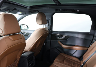 Подержанный автомобиль Audi Q7 2020 года (14 фото)