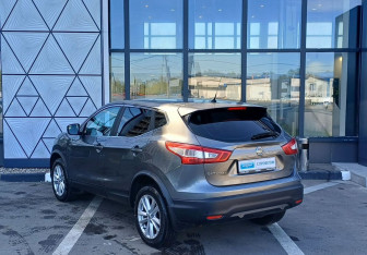 Подержанный автомобиль Nissan Qashqai 2016 года (7 фото)