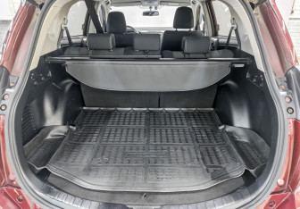 Подержанный автомобиль Toyota RAV4 2015 года (10 фото)