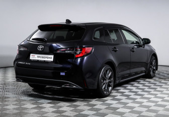 Подержанный автомобиль Toyota Corolla Wagon 2020 года (5 фото)