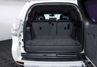 Подержанный автомобиль Toyota Land Cruiser Prado 2011 года (9 фото)