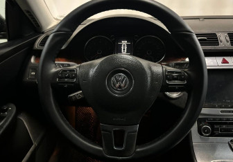 Подержанный автомобиль Volkswagen Passat Sedan 2010 года (12 фото)