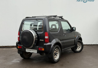 Подержанный автомобиль Suzuki Jimny 2011 года (5 фото)