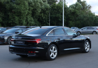 Подержанный автомобиль Audi A6 Sedan 2021 года (5 фото)