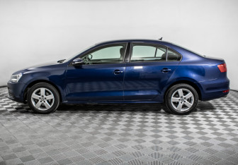 Подержанный автомобиль Volkswagen Jetta Sedan 2012 года (8 фото)