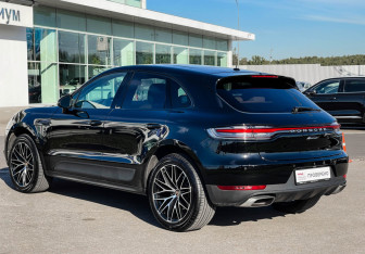 Подержанный автомобиль Porsche Macan 2020 года (7 фото)