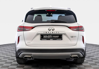 Подержанный автомобиль Infiniti QX50 2021 года (6 фото)