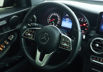 Подержанный автомобиль Mercedes-Benz GLC Coupe 2021 года (16 фото)