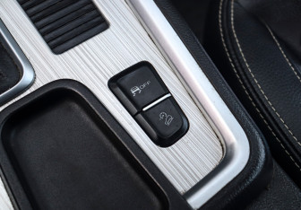 Подержанный автомобиль Geely Emgrand X7 2019 года (21 фото)