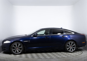 Подержанный автомобиль Jaguar XJ 2014 года (8 фото)