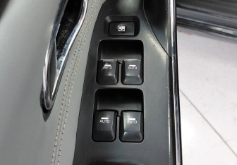 Подержанный автомобиль Kia Ceed Hatchback 2012 года (16 фото)