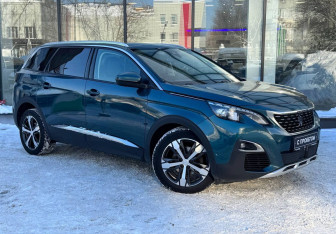 Подержанный автомобиль Peugeot 5008 Suv 2020 года (3 фото)