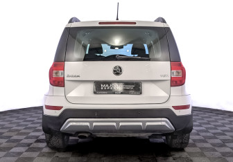 Подержанный автомобиль Skoda Yeti 2015 года (6 фото)